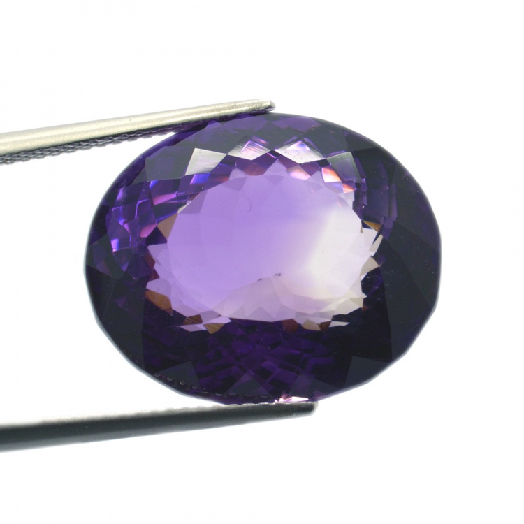 28,12 ct Amethyst im Ovalschliff 20,42 x 17,07 mm