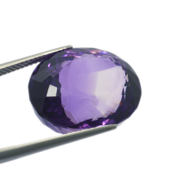 Améthyste 24,12 ct taille ovale 19,68 x 16,36 mm