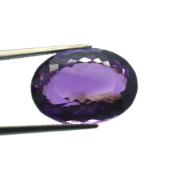 21,86 ct Amethyst im Ovalschliff 18,66 x 15,56 mm