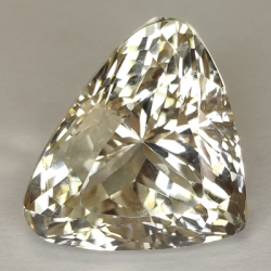 18,29 ct. Natürlicher Kunzit im Birnenschliff, 16,45 x 14,79 mm