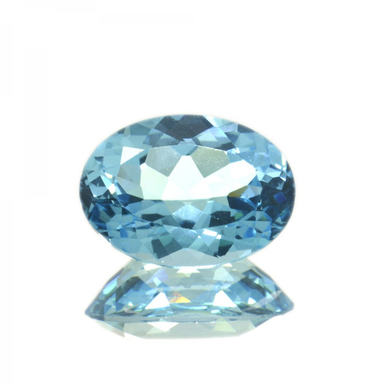 14,25 ct.. Blue Topaz Ovale Cut