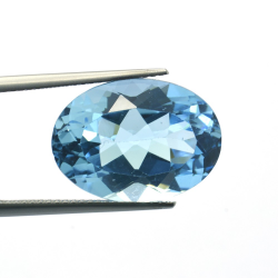 14,25 ct.. Blue Topaz Ovale Cut