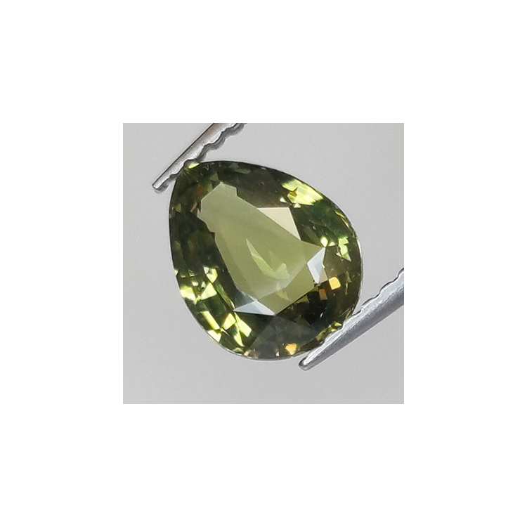 1.54 ct Saphir changement de couleur 7.79x6.35mm