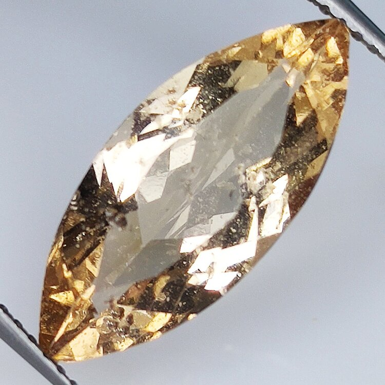 3,81ct Morganita talla marquís 18,43x7,91mm