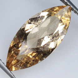 3,81 ct Morganit im Marquis-Schliff, 18,43 x 7,91 mm