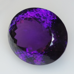 58,66 ct Amethyst im Ovalschliff 24,87 x 21,48 mm