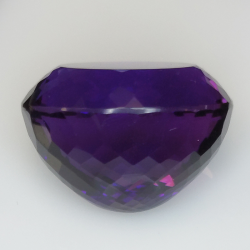 58,66 ct Amethyst im Ovalschliff 24,87 x 21,48 mm