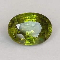 1,65ct Granate Demantoide talla oval 7,99x5,78mm