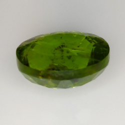 17,80 ct Peridot im Ovalschliff 16,99 x 14,40 mm