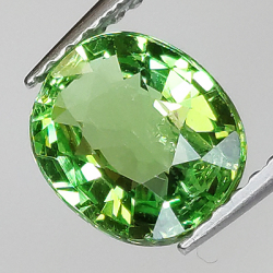 Tsavorite verde taglio ovale da 1,74 ct, 8,00 x 6,78 mm