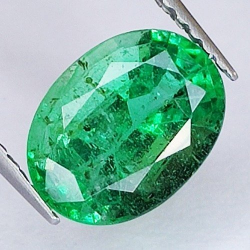 1.86ct Esmeralda talla oval 9.22x6.90