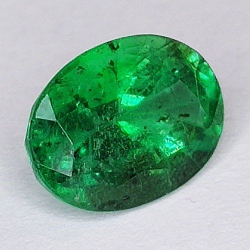 1,86 ct Smaragd im Ovalschliff 9,22 x 6,90