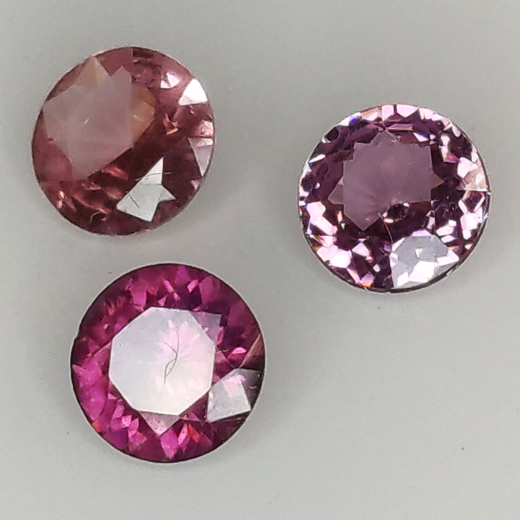 1.08ct Spinel Round Cut 4.7-4.6 mm