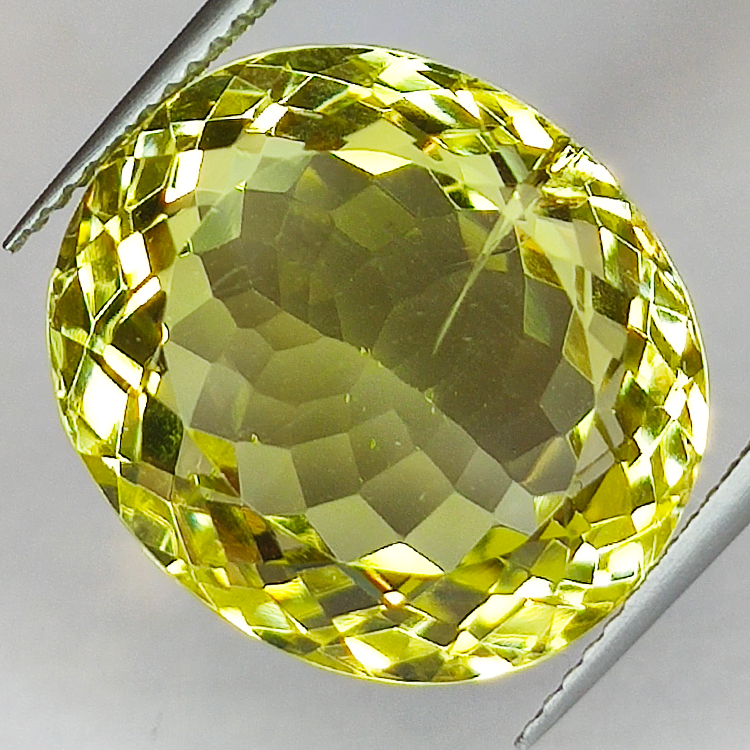 21,34 ct Zitronenquarz im Ovalschliff 17,81 x 15,44 mm