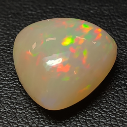 9,86ct Opale cabochon trillant 15,23x 8,87mm