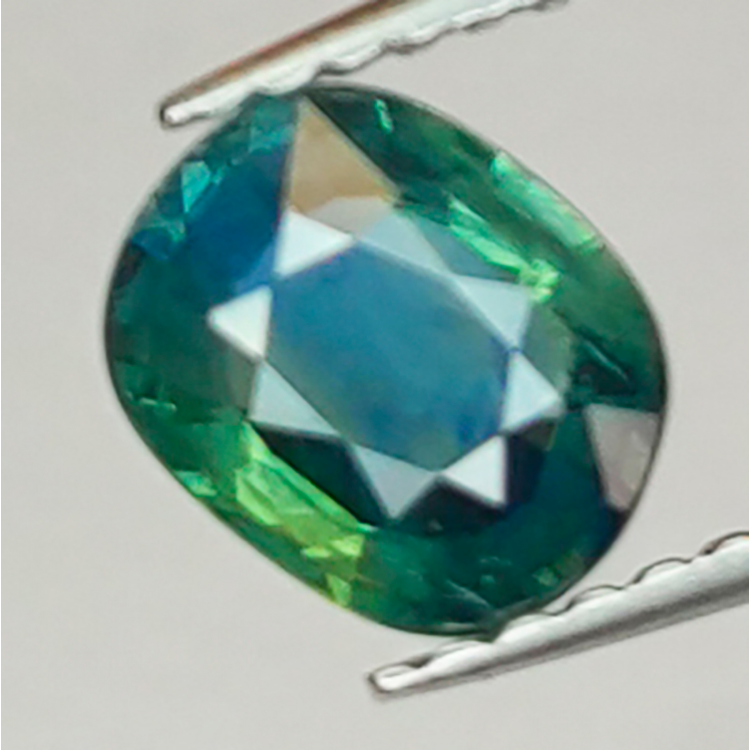 0,98ct blauer Saphir im Ovalschliff, 6,70 x 5,40 mm