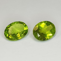 Peridoto talla oval 9x7mm 1pz