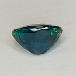 0,84ct Zafiro azul talla oval 5,90x4,99mm