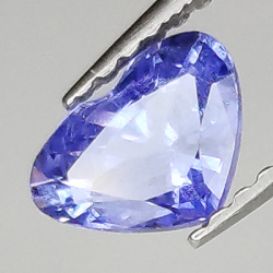 0,84 ct Saphir bleu taille coeur 6,59x5,13 mm