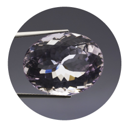 Ametista rosa da 29,61 ct proveniente dalla Francia, 22,70x17,71 mm