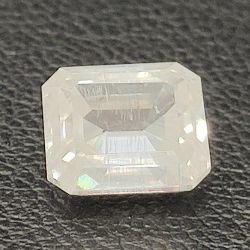 1,38 ct Smaragdschliff-Moissanit 6,80 x 5,85 mm