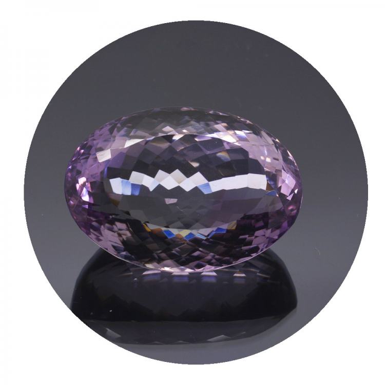 44,72 ct. Rosa Amethyst aus Frankreich 26,39 x 19,67 mm