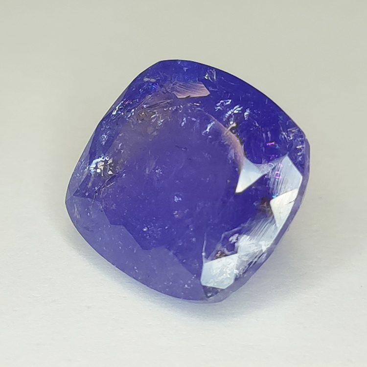 Tanzanite bleue 15,45 ct, taille coussin 15,03x13,71 mm