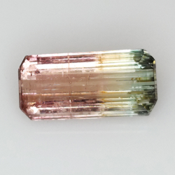 5,76 ct Turmalin im Smaragdschliff, 15,03 x 7,23 mm