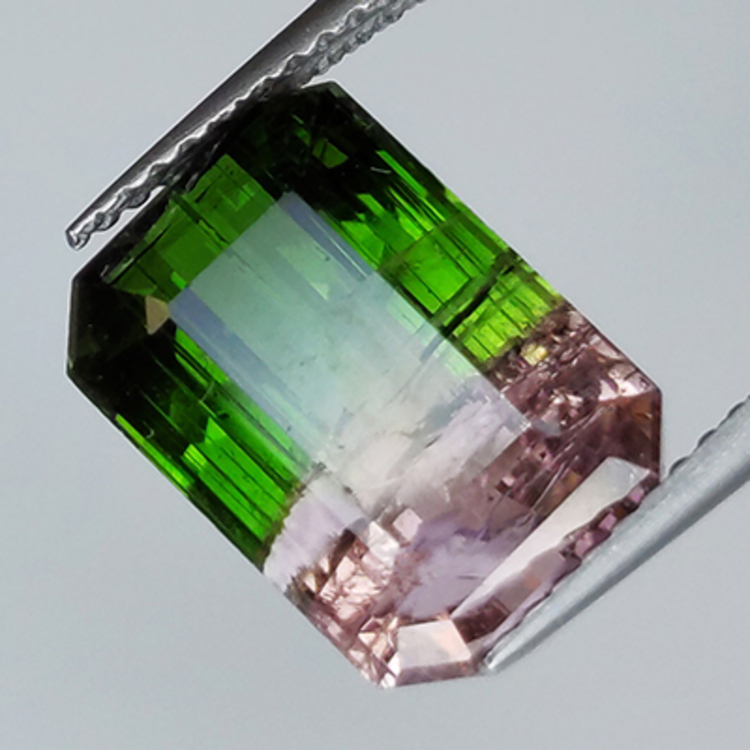 Tourmaline taille émeraude de 6,79 ct 12,09 x 8,48 mm