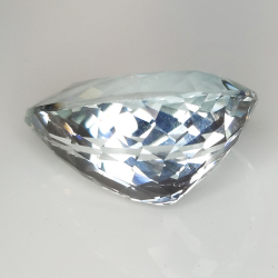 Topaze naturelle 34,54 ct Taille poire 24,05x17,23 mm