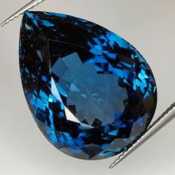 48,66ct Topaze Londres Taille Naturelle Poire 24,95x18,78 mm.