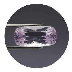 13,77 ct . Kunzite Coussin