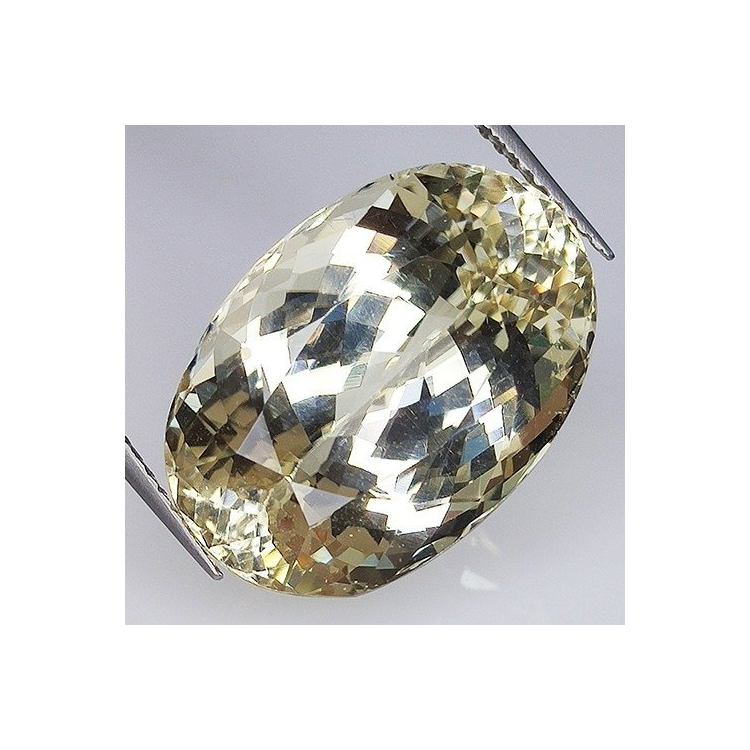 21,04 ct Spodumena taille ovale 19,71x13,69 ct