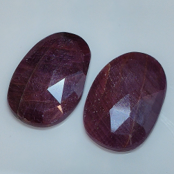 Rubino da 28,71 ct taglio ovale 20,99 x 14,30 mm