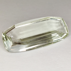 23,97 ct Prasiolite coupe spéciale 33,09 x 14,48 mm