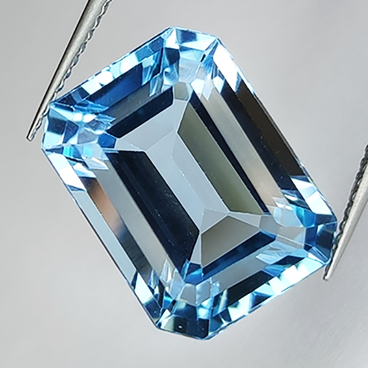 14,55ct Topacio Azul Talla Esmeralda 15,60x11,74mm