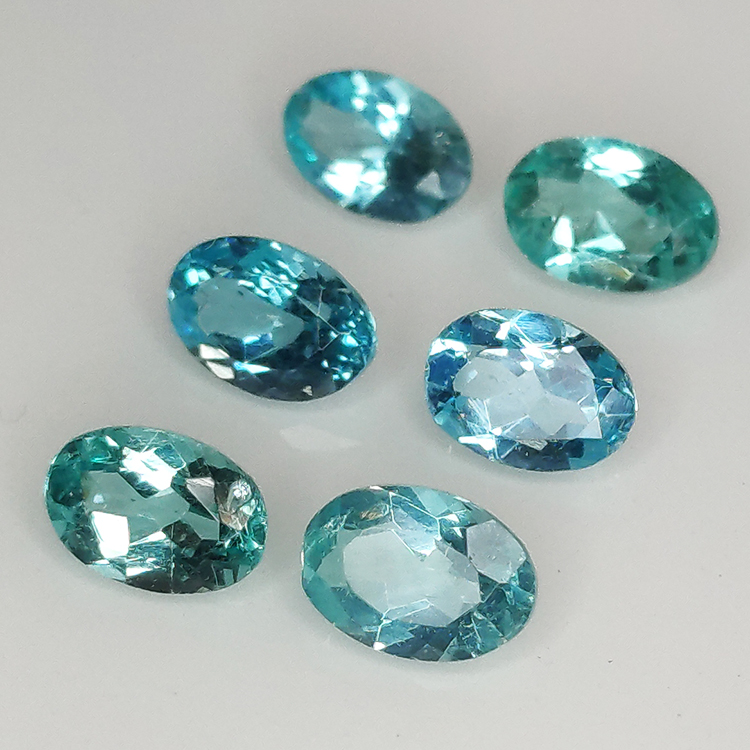 1 pezzo di apatite con taglio ovale 5x4 mm