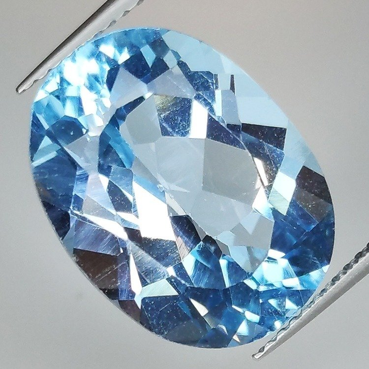 14,37 ct natürlicher Topas im Ovalschliff, 17,10 x 12,87 mm