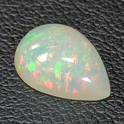 Opale Poire de 1,31 ct taillée en cabochon 10,49 x 7,49 mm