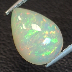 Opale Poire de 1,31 ct taillée en cabochon 10,49 x 7,49 mm