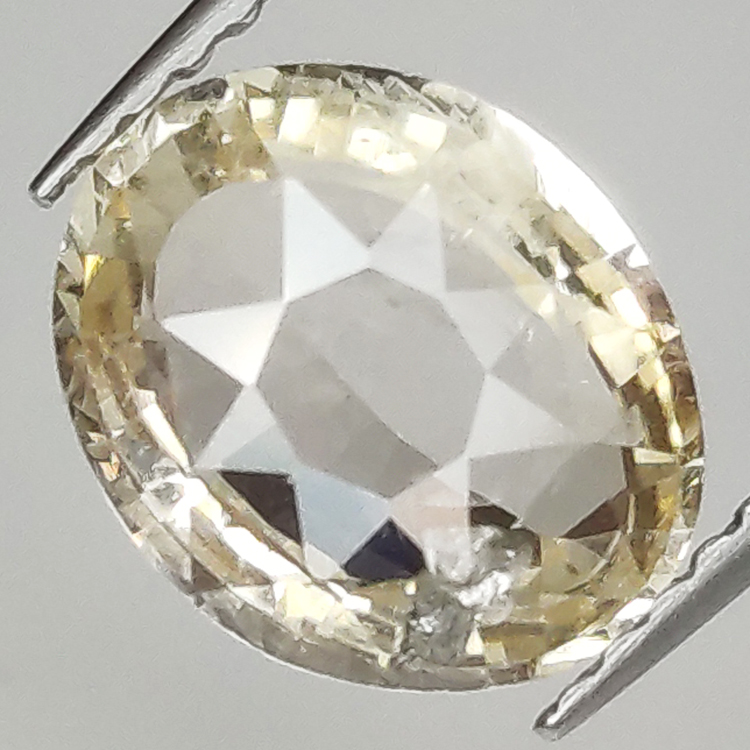 2.28 ct Zafiro Padparascha talla oval 9.24 x 7.53mm