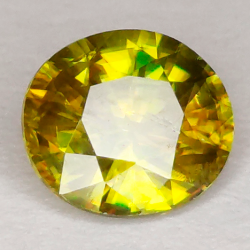 1,09 ct Sphène vert taille ovale 6,81x6,03 mm