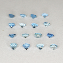 1 ct Aquamarin im Rundschliff, 2,5–2,6 mm, 16 Stück