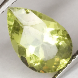 1,80ct Peridoto Verde Talla Pera 10.46x6,66mm