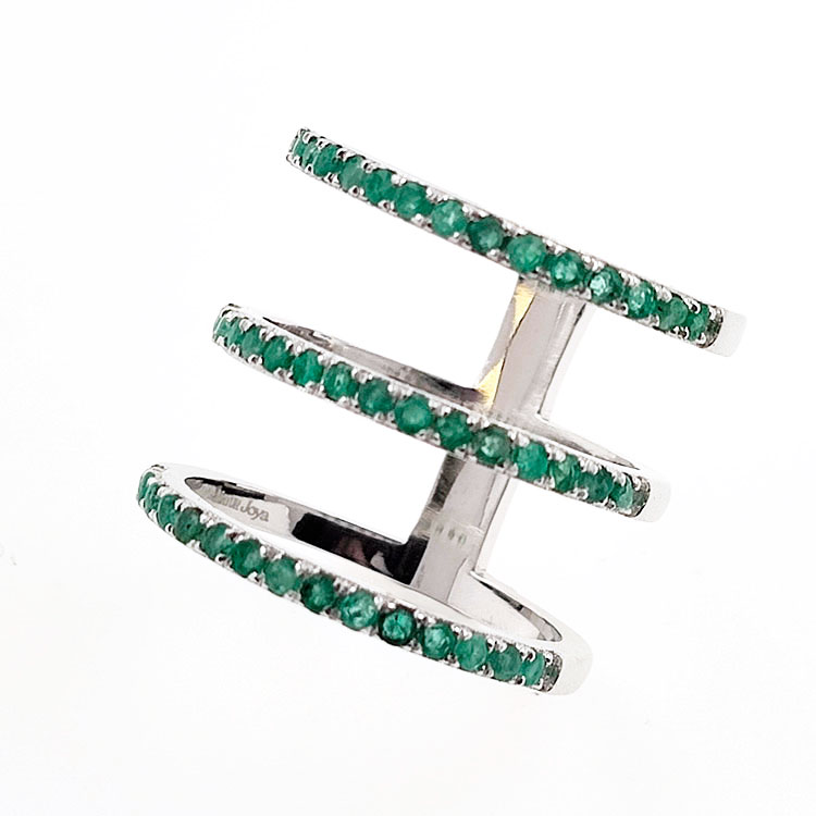 Ring mit mehreren Edelsteinen und 925er Sterlingsilber