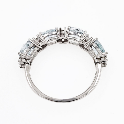 Ring mit Aquamarin und rhodiniertem 925er Silber