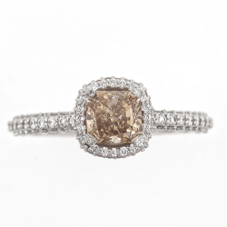 Diamond ring in 18k white gold