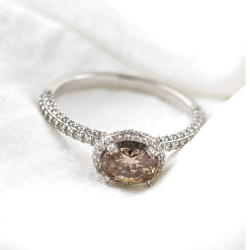 Anillo de oro con diamante champán de 0,52 ct + diamante blanco de 0,61 ct