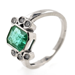 Bague en or avec émeraude et diamant