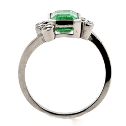 Bague en or avec émeraude et diamant